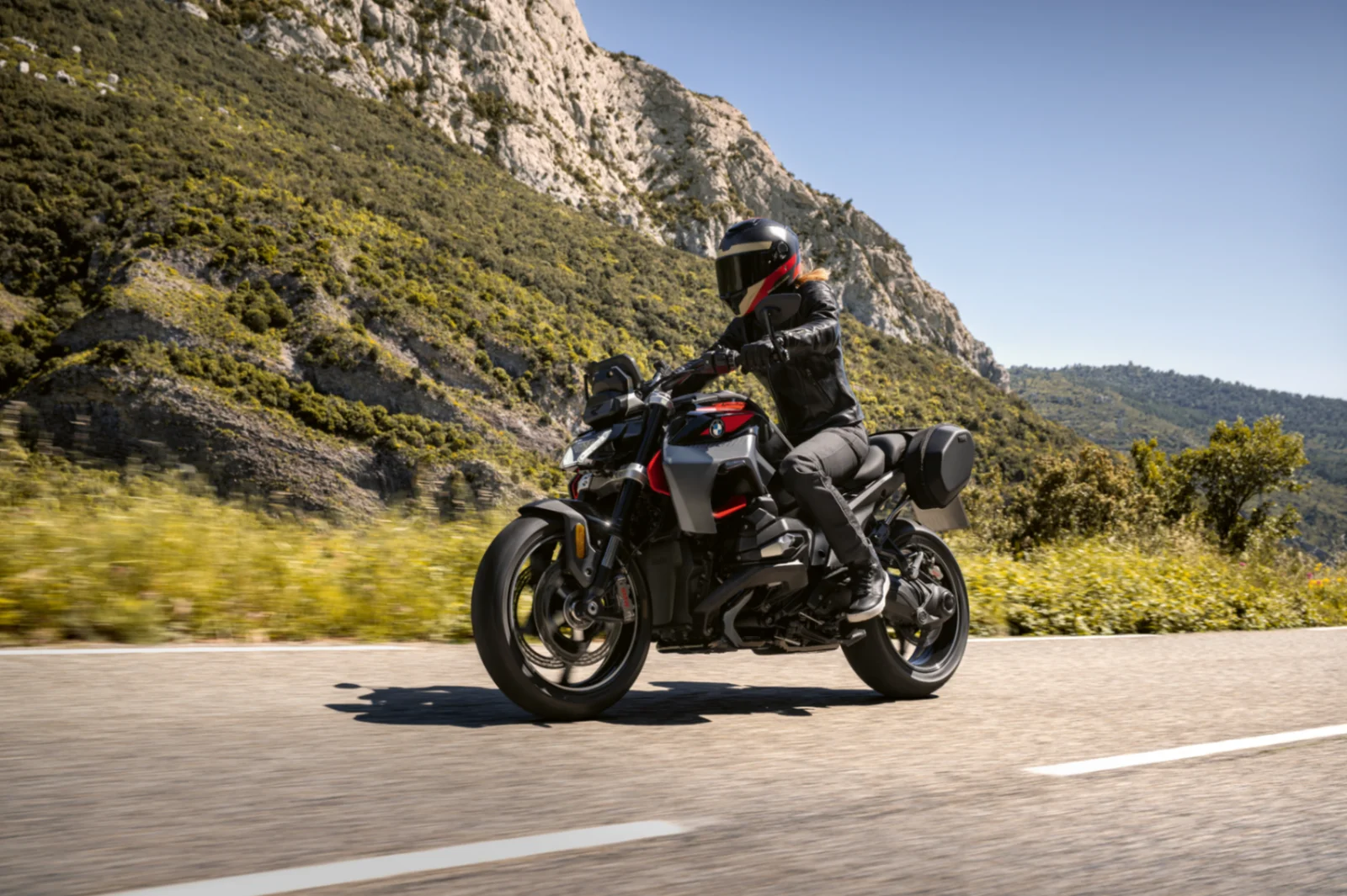 R 1300 R — foto 2
