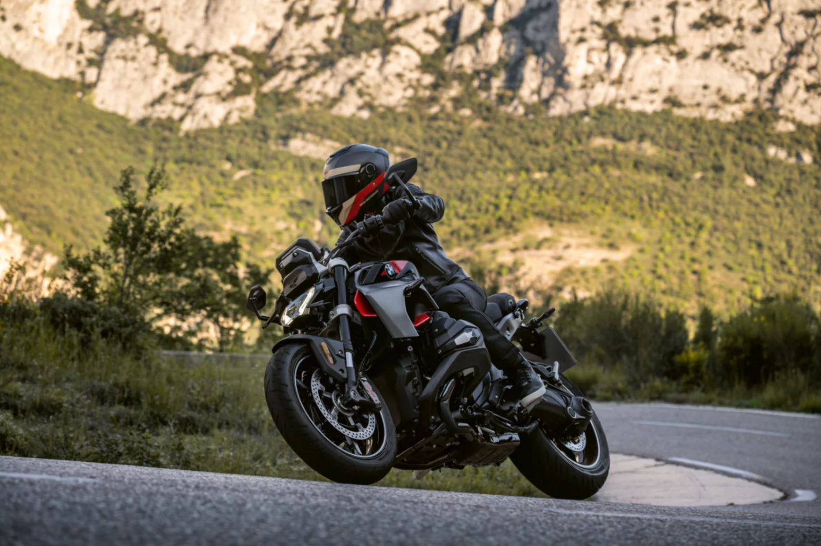 R 1300 R — foto 5