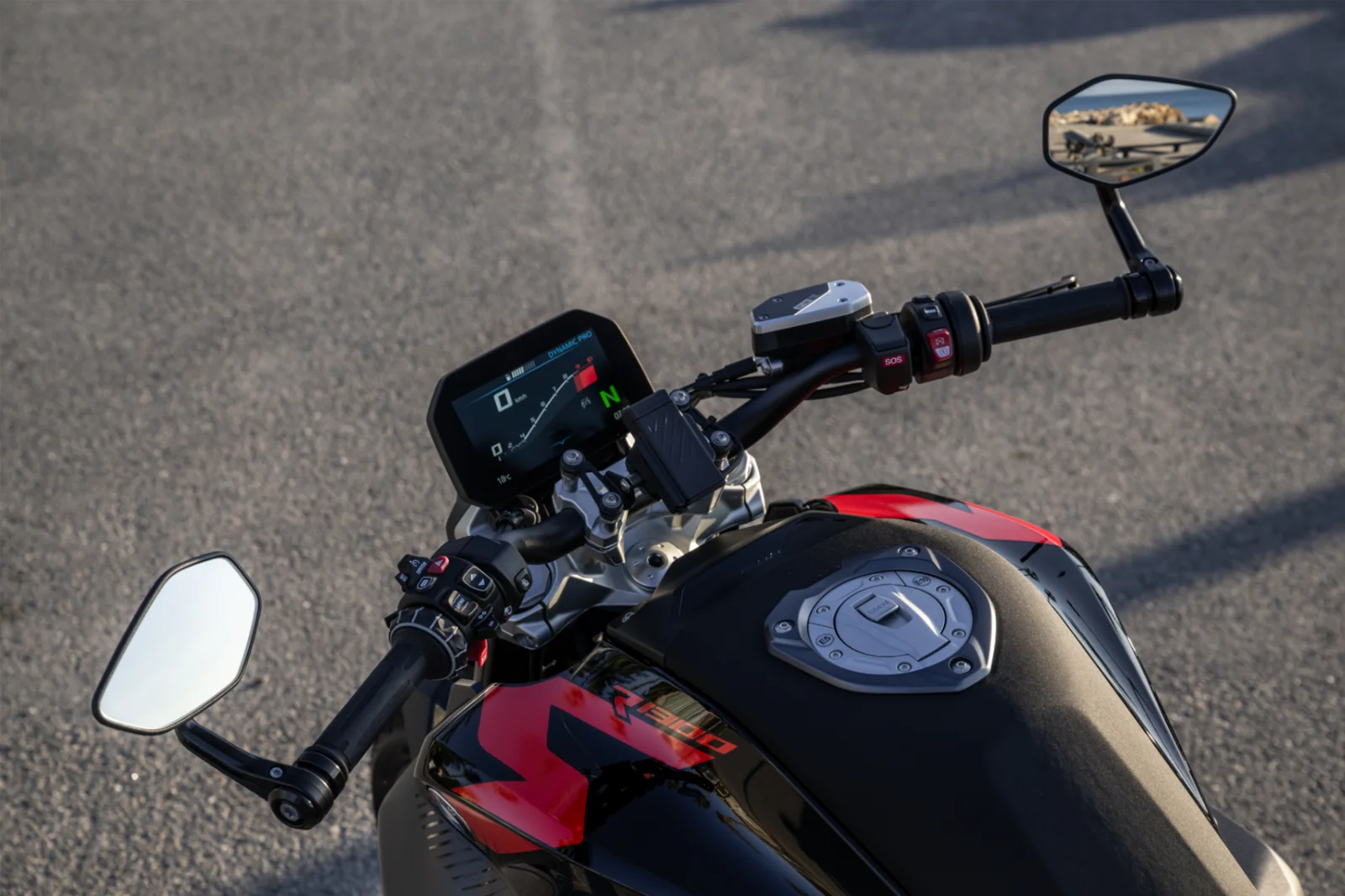 R 1300 R — foto 15