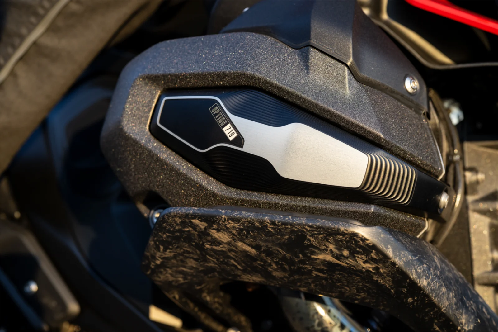 R 1300 R — foto 16